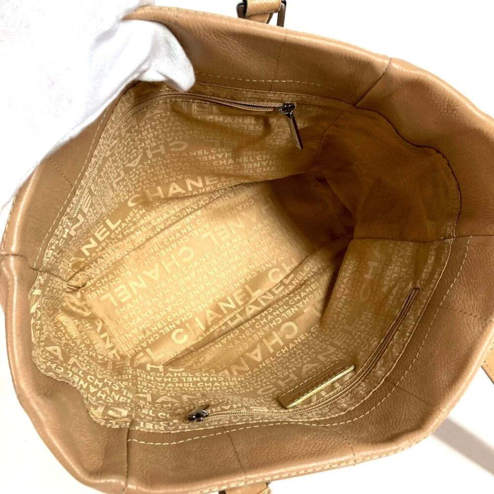 CHANEL Cream Caviar Leather Logo Shoulder Bag - Picture 11 of 15